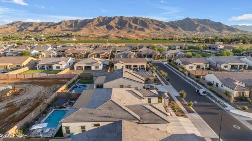 8513 22 Dr, Phoenix AZ 85041-7712 exterior