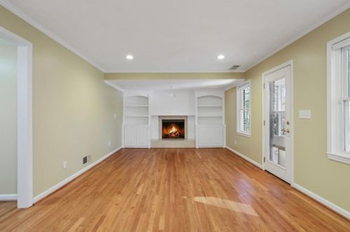 6768 Lockridge Dr, Atlanta GA 30360-1561 exterior