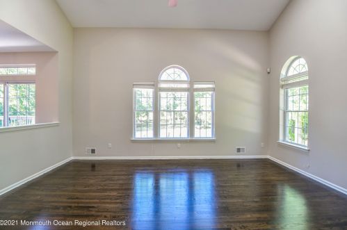 5 Markus Ct, Jackson Twp NJ  08527-2886 exterior