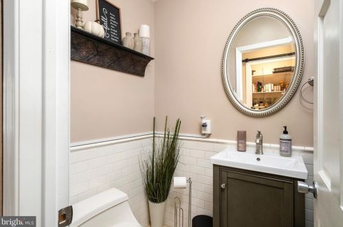 5835 Broad St, Trenton NJ  08620-9508 exterior