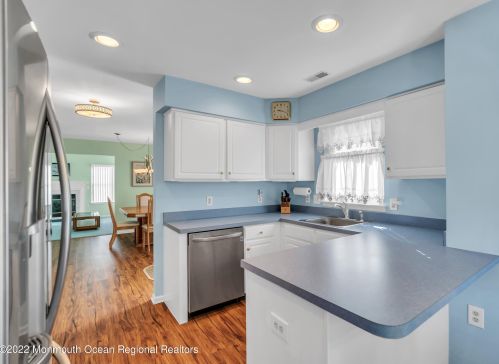 7 Avon Dr, Jackson Twp, NJ 08527-0039