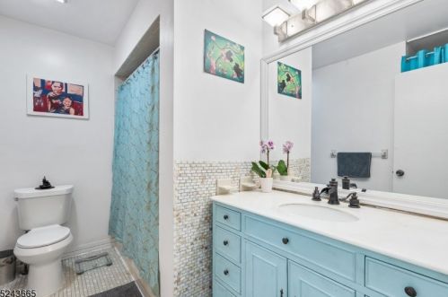 684 Irvington Ave, Maplewood NJ 07040-1623 exterior