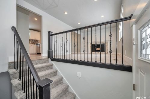 9653 1040, Sandy, UT 84094-3723