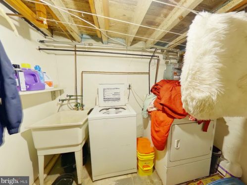 4033 Castor Ave, Philadelphia PA 19134-5528 exterior