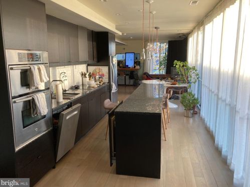 2149 Catharine St, Philadelphia PA  19146-1207 exterior