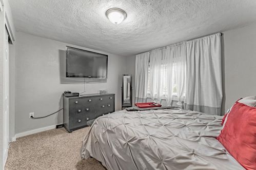 1323 Bellaire Pl, Pittsburgh PA  15226-1829 exterior