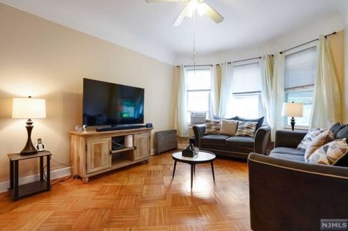 436 3rd Ave, Newark NJ  07107-1740 exterior