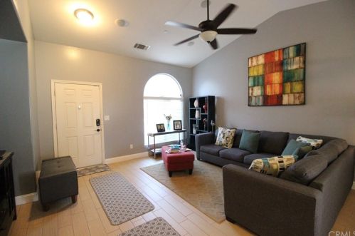 10209 Pinnacle Ct, Bakersfield, CA 93311-1181