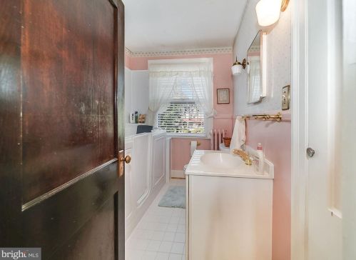 109 Forest Ave, Rockville MD 20850-1820 exterior