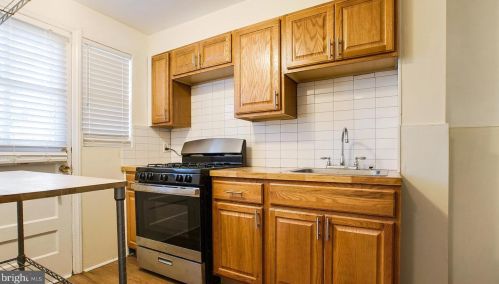 327 Fern St, Darby PA 19023-2614 exterior