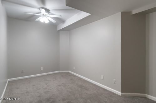 7408 Dunross Dr, Kalamazoo MI 49024-7412 exterior