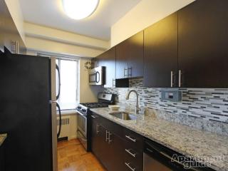 3140 Wisconsin Ave, Washington DC  20016-5018 exterior