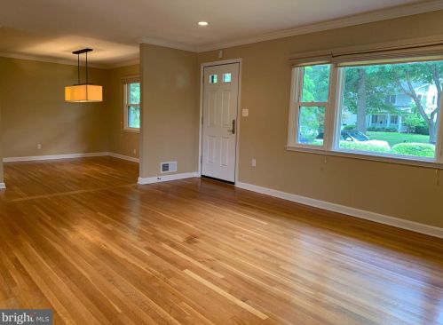 1334 Mayflower Dr, Mc Lean VA  22101-3405 exterior