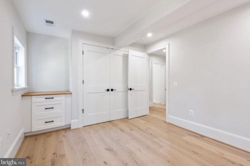 803 Cameron St, Alexandria VA  22314-2410 exterior