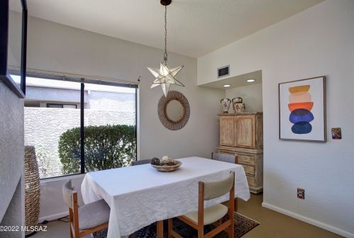 4413 Kleindale Rd, Tucson AZ 85749-8331 exterior