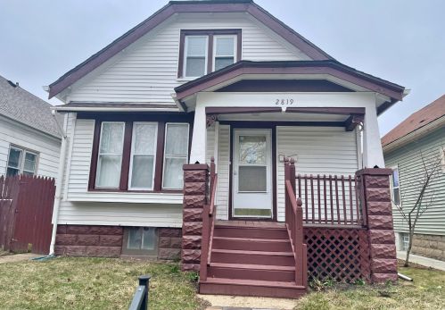 2819 15th St, Milwaukee, WI 53215-3710