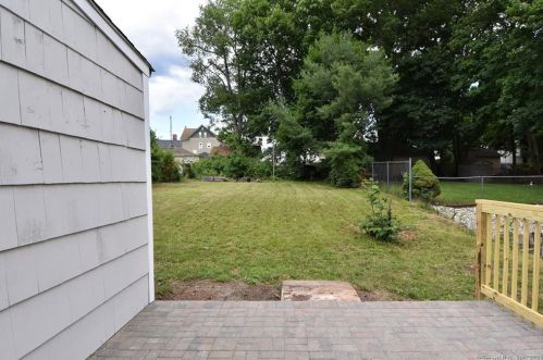 322 Glen St, New Britain CT  06051-3406 exterior