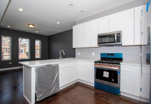 213 Leclaire Ave, Chicago IL 60639-3146 exterior