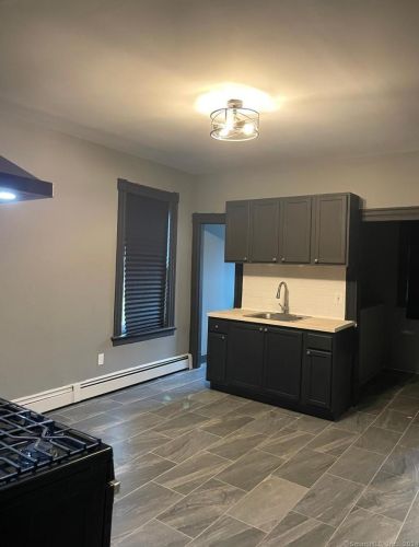 133 Babcock St, Hartford CT 06106-1304 exterior