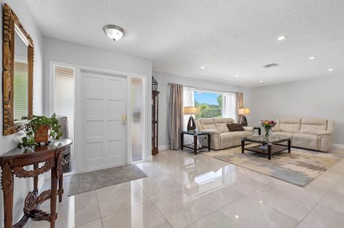 1352 12th St, Boca Raton, FL 33486-5331