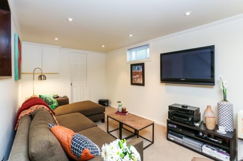 1360 Hartford Ave, Saint Paul MN 55116-1648 exterior