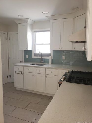 62 Locust St, Milford CT 06461-3544 exterior