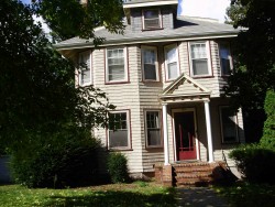 123 Mount Vernon St, Newton, MA 02465-2559