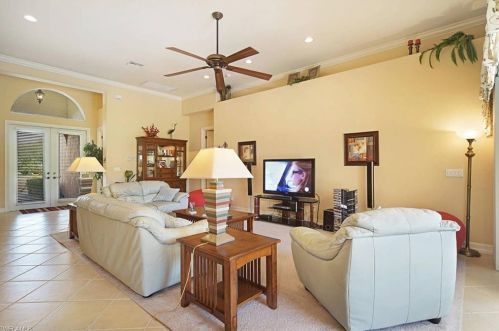 6084 Dogleg Dr, Naples FL 34113-1693 exterior