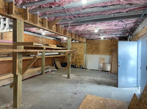 9 Wilson Ave, Woonsocket RI 02895-4658 exterior