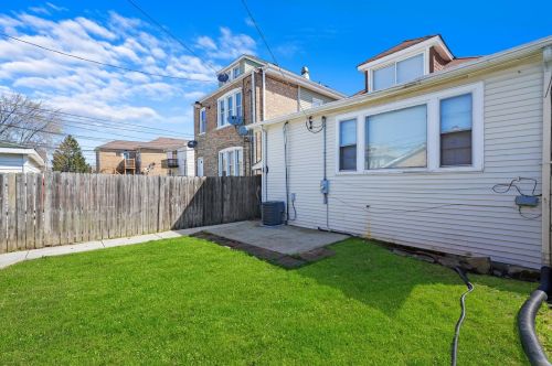 2312 Moody Ave, Chicago IL 60638-3545 exterior