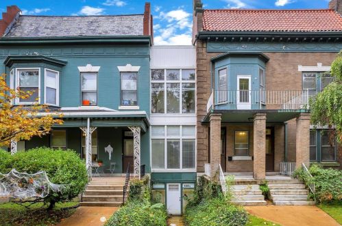 4382 Pine Blvd, Saint Louis MO  63108-2206 exterior