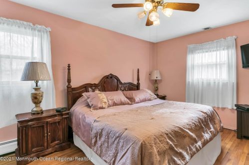 612 Grove Ave, Edison NJ 08820-3229 exterior