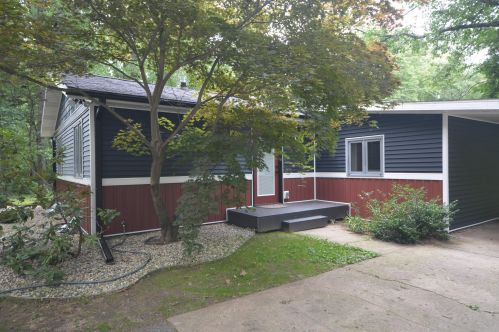 6428 4th St, Kalamazoo, MI 49009-9657