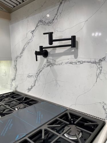 3854 Claremont Ave, Chicago IL 60618-3820 exterior