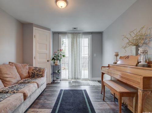 7 New Jersey St, Huntington Station NY 11746-6855 exterior