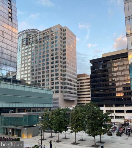 1021 Arlington Blvd, Arlington VA 22209-2225 exterior