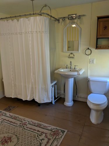 148 King St, Concord NH 03303-2111 exterior