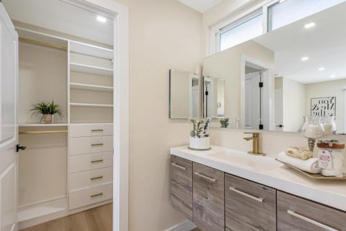 3652 Bloomsbury Way, San Jose CA  95132-2003 exterior