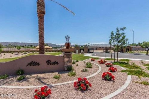 6526 4th St, Phoenix, AZ 85042-1010