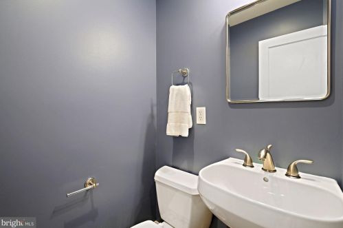 6543 Chesterfield Ave, Mc Lean VA  22101-5231 exterior