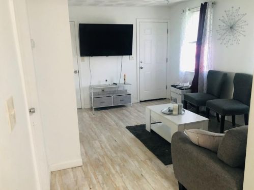 30 Luna St, Providence, RI 02904-2456