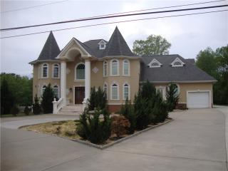 1938 Sunny Hill Rd, Lawrenceville GA  30043-2205 exterior