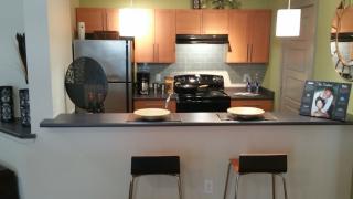 1701 Riverside Dr, Austin TX  78741-1319 exterior