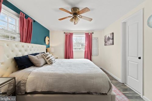 5608 Helmsdale Ln, Alexandria VA 22315-4137 exterior