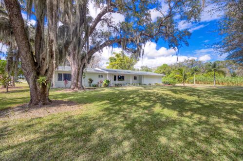 2603 Mcneil Rd, Fort Pierce, FL 34981-5318