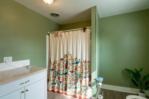 324 Hollister Ave, Grand Rapids MI 49506-1533 exterior