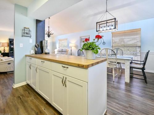 862 97 Ave, Naples FL 34108-2285 exterior