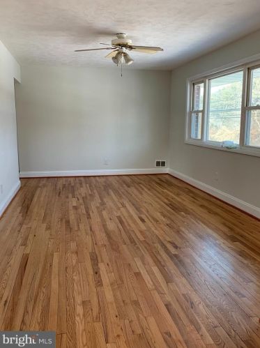 602 1st St, Rockville MD 20850-1567 exterior