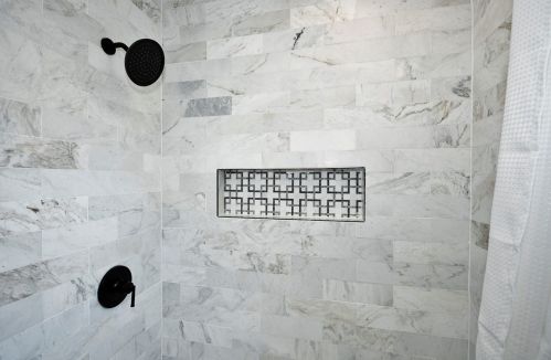 42 Queenston St, Pittsburgh PA 15210-4143 exterior