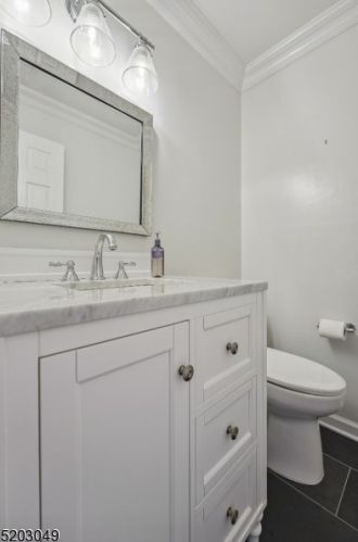 7 Deerwood Trl, Warren NJ  07059-5559 exterior